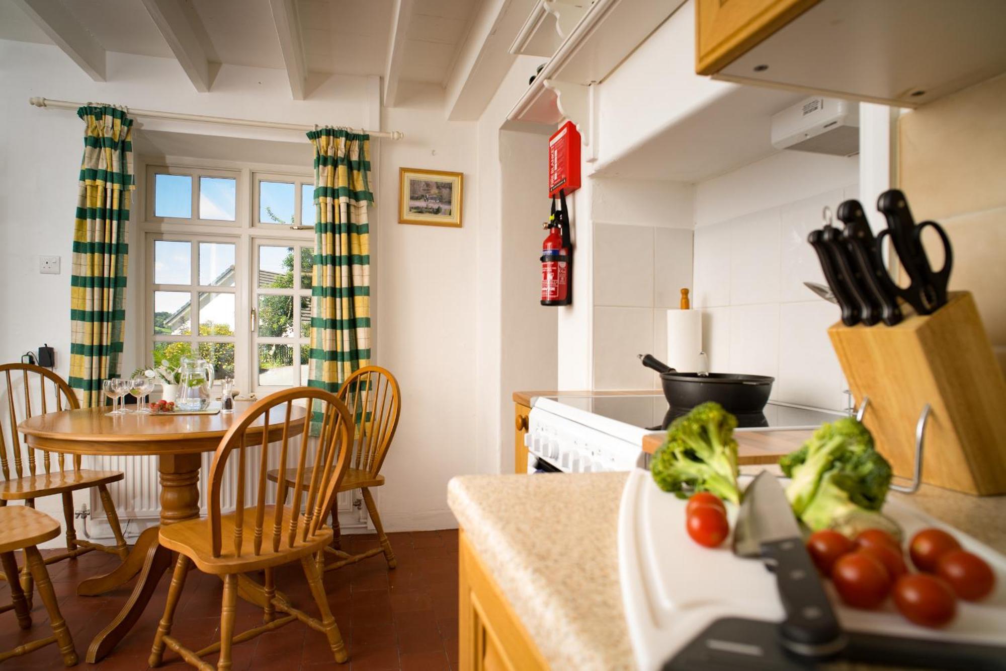 Garden Cottage Нюкасъл Емлин Екстериор снимка